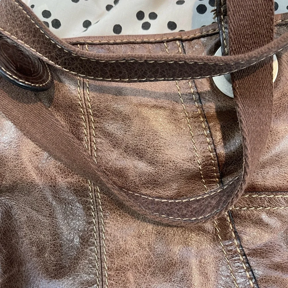 EUC Fossil distressed leather handbag - Picture 8 of 14